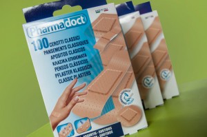 Adhesive Plasters 100pcs (6 sizes) Water Proof