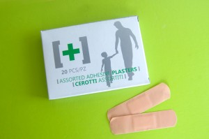 Assorted Adhesive Plasters 20pcs (4 sizes)