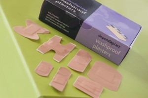 D-Wash Proof  Plasters Assorted 100pcs - (4 sizes)